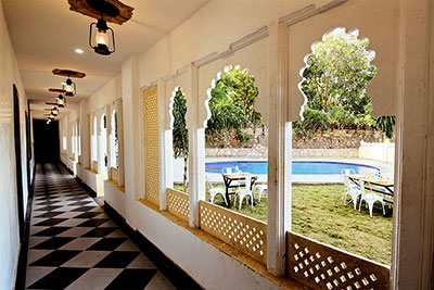 The Sajjangarh Resort Udaipur ambience